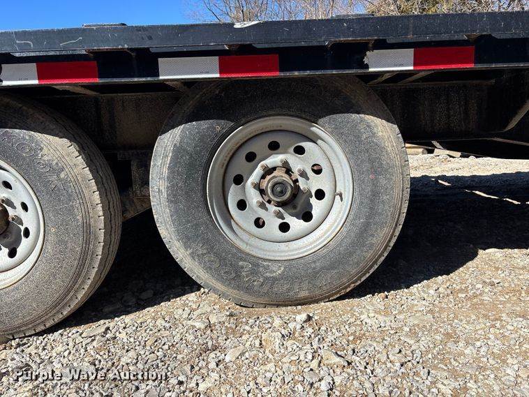 image for item ES5023 2014 Load Trail Load Max equipment trailer