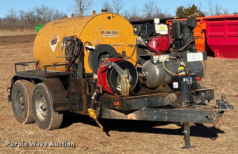 image for item ES5600 1992 United Enterprises fuel trailer