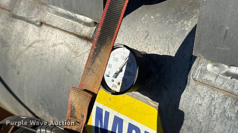 image for item ES5600 1992 United Enterprises fuel trailer