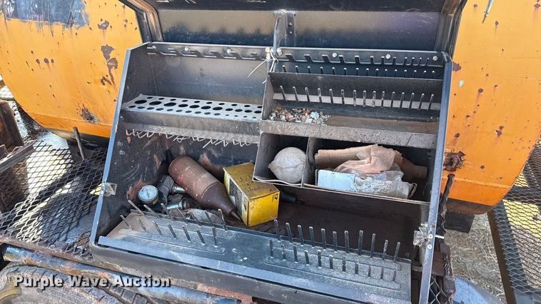 image for item ES5600 1992 United Enterprises fuel trailer