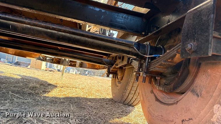 image for item ES5600 1992 United Enterprises fuel trailer