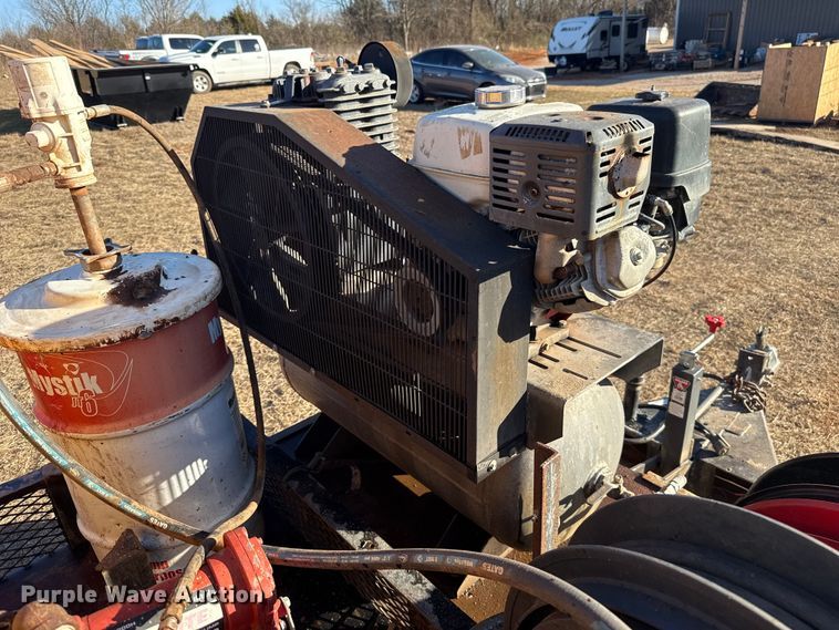 image for item ES5600 1992 United Enterprises fuel trailer