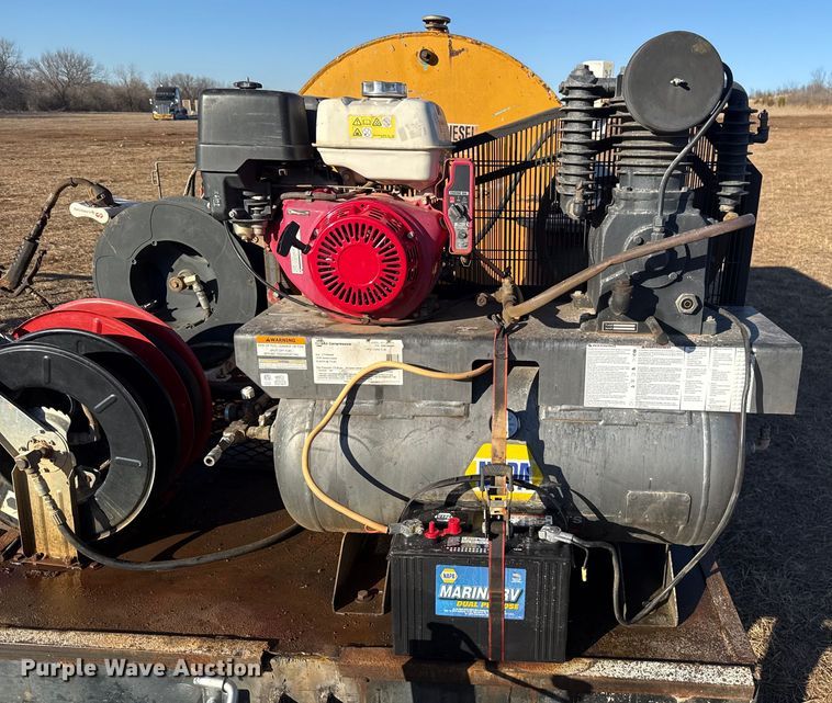 image for item ES5600 1992 United Enterprises fuel trailer