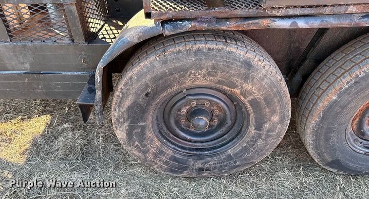 image for item ES5600 1992 United Enterprises fuel trailer