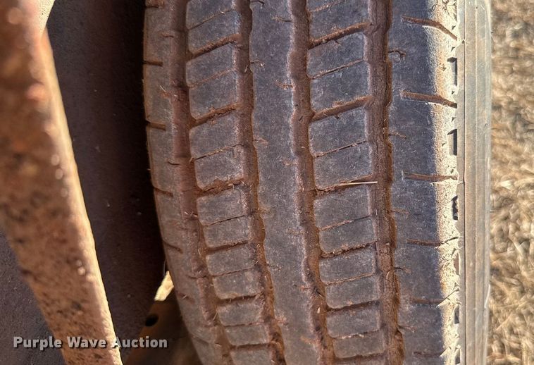 image for item ES5600 1992 United Enterprises fuel trailer