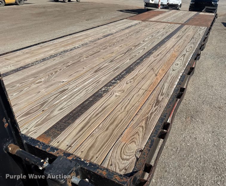 image for item ES5812 2002 Central Trailer Corp. equipment trailer