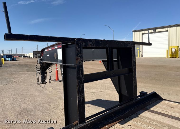 image for item ES5812 2002 Central Trailer Corp. equipment trailer