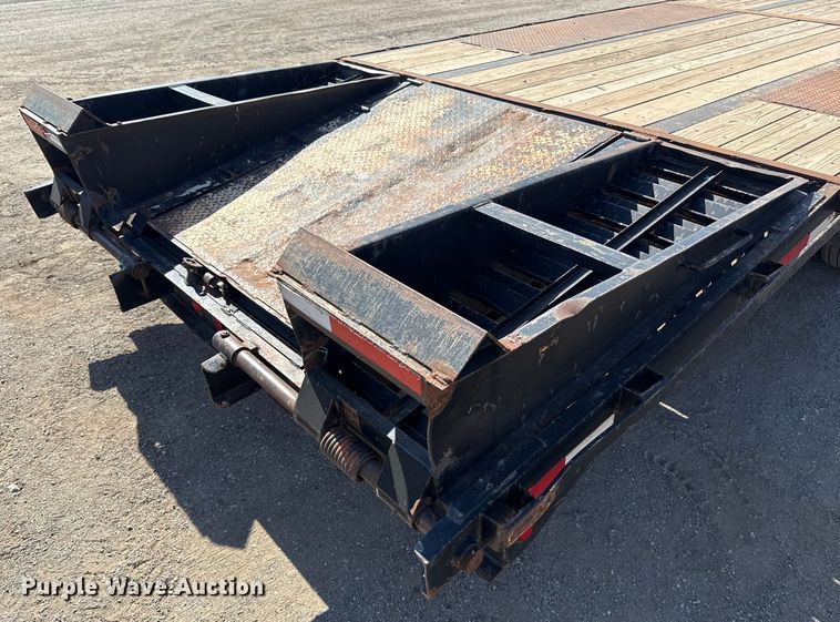 image for item ES5812 2002 Central Trailer Corp. equipment trailer