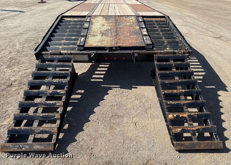 image for item ES5812 2002 Central Trailer Corp. equipment trailer