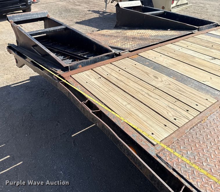 image for item ES5812 2002 Central Trailer Corp. equipment trailer