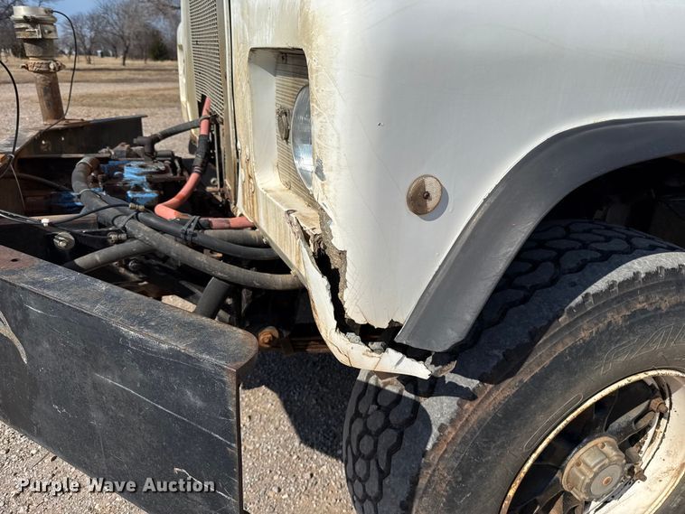 image for item ES5818 1979 Mack RL611LS water truck