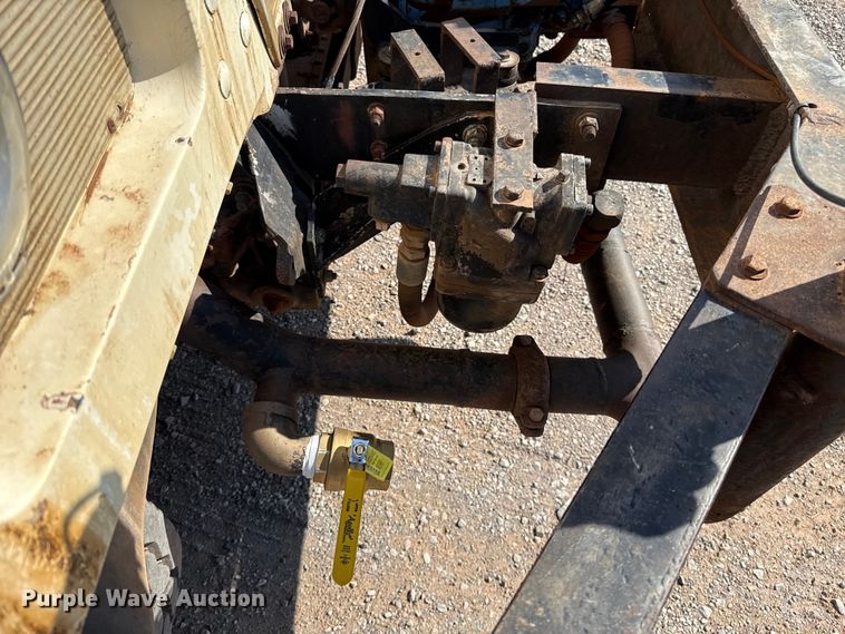 image for item ES5818 1979 Mack RL611LS water truck