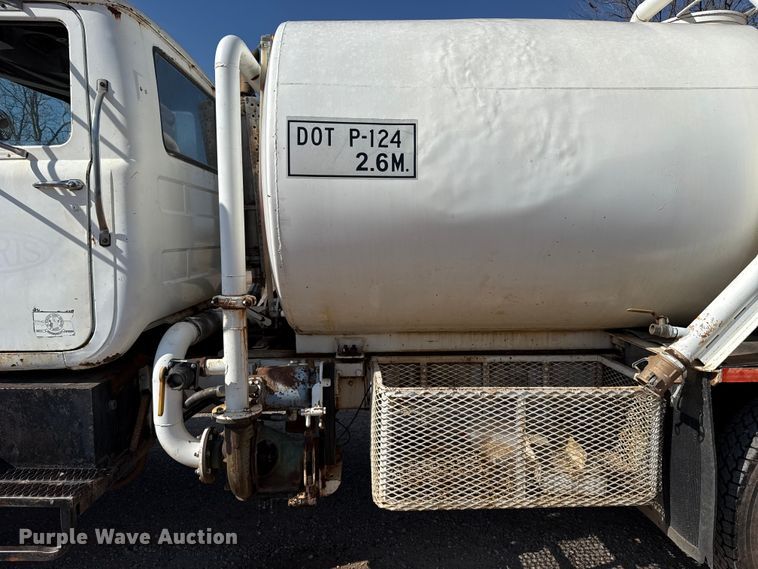 image for item ES5818 1979 Mack RL611LS water truck