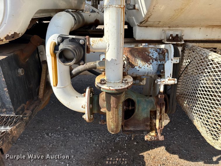image for item ES5818 1979 Mack RL611LS water truck