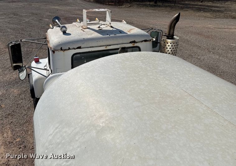 image for item ES5818 1979 Mack RL611LS water truck