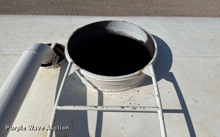 image for item ES5818 1979 Mack RL611LS water truck