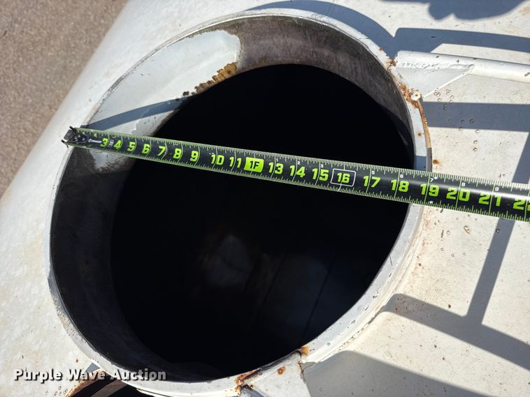 image for item ES5818 1979 Mack RL611LS water truck