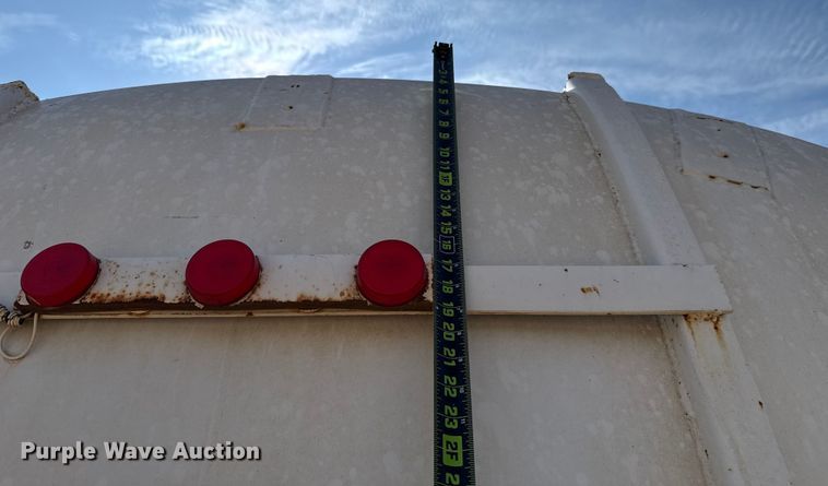 image for item ES5818 1979 Mack RL611LS water truck