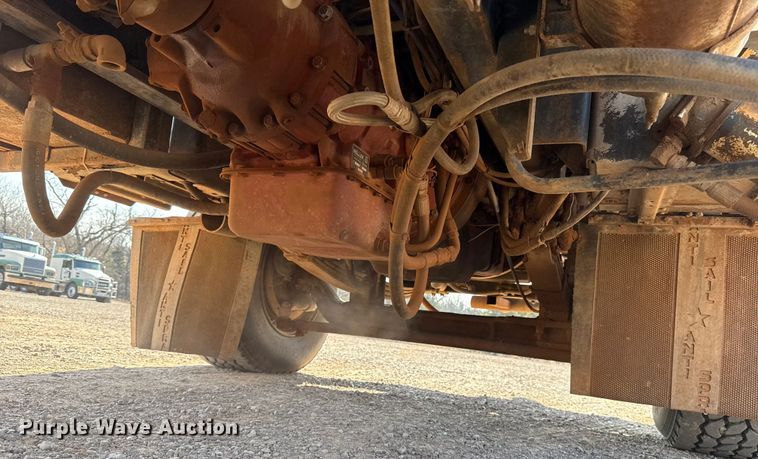 image for item ES5818 1979 Mack RL611LS water truck