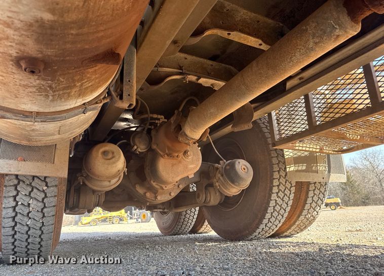 image for item ES5818 1979 Mack RL611LS water truck