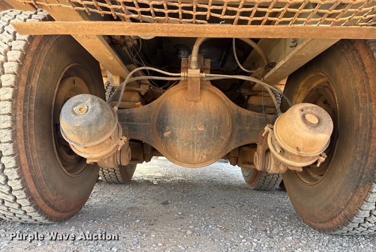 image for item ES5818 1979 Mack RL611LS water truck