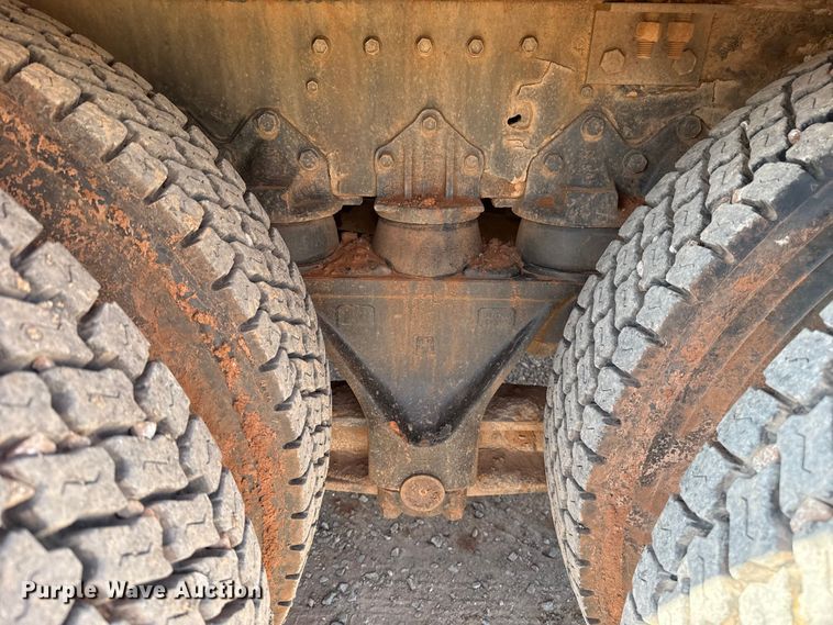 image for item ES5818 1979 Mack RL611LS water truck