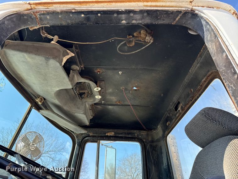 image for item ES5818 1979 Mack RL611LS water truck