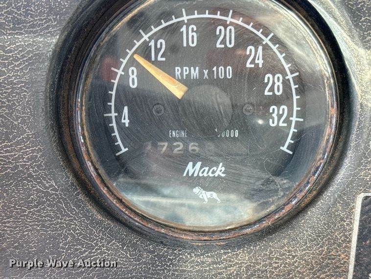 image for item ES5818 1979 Mack RL611LS water truck