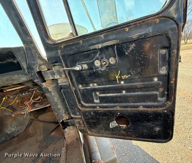 image for item ES5818 1979 Mack RL611LS water truck