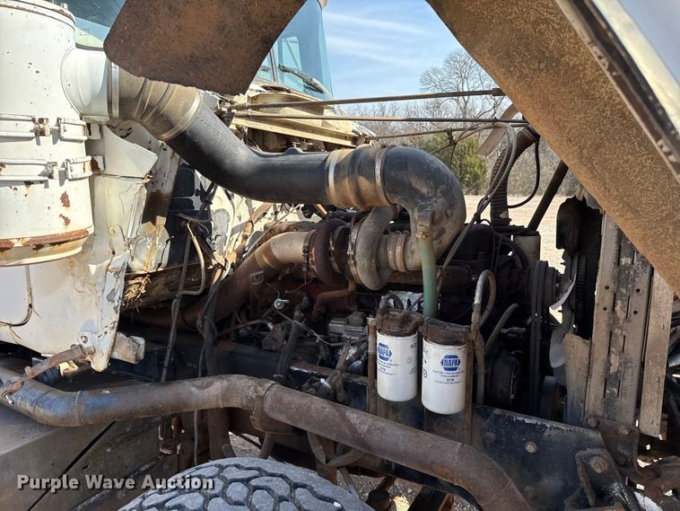 image for item ES5818 1979 Mack RL611LS water truck