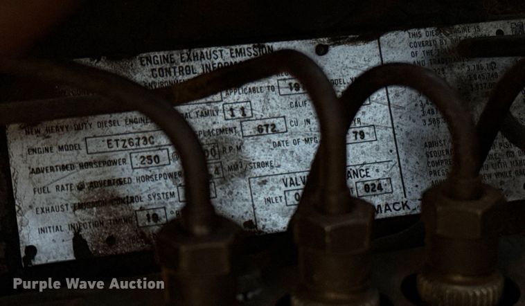 image for item ES5818 1979 Mack RL611LS water truck