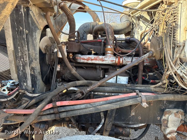 image for item ES5818 1979 Mack RL611LS water truck