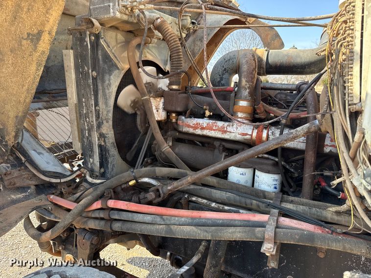 image for item ES5818 1979 Mack RL611LS water truck