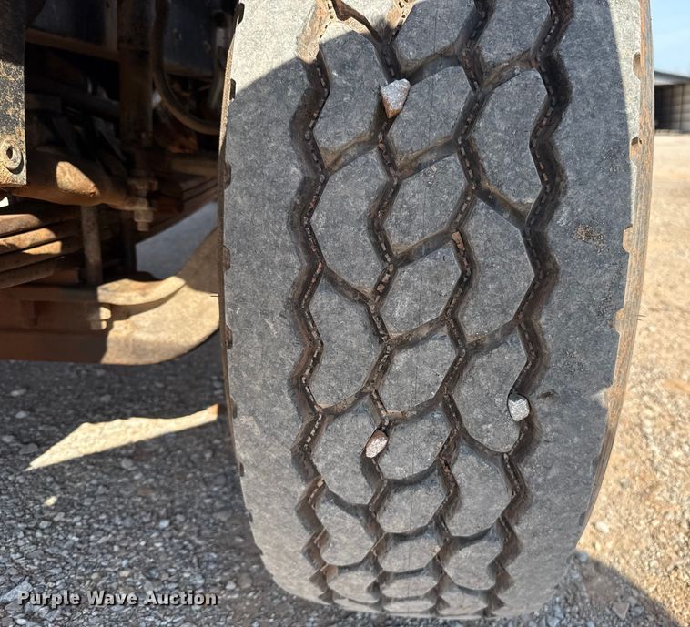 image for item ES5818 1979 Mack RL611LS water truck