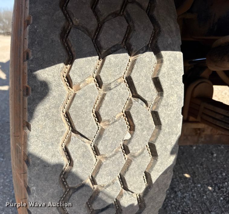 image for item ES5818 1979 Mack RL611LS water truck