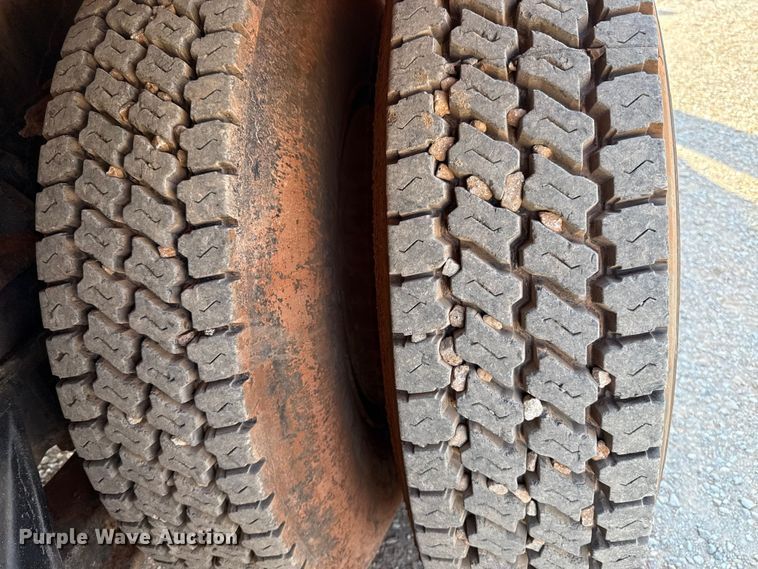 image for item ES5818 1979 Mack RL611LS water truck