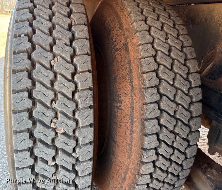 image for item ES5818 1979 Mack RL611LS water truck