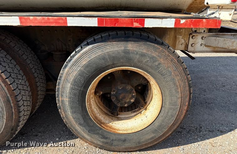 image for item ES5818 1979 Mack RL611LS water truck