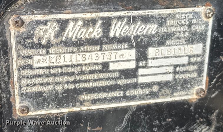 image for item ES5818 1979 Mack RL611LS water truck