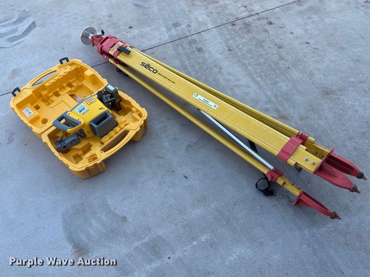 image for item ES5891 Spectra GL412N surveying equipment