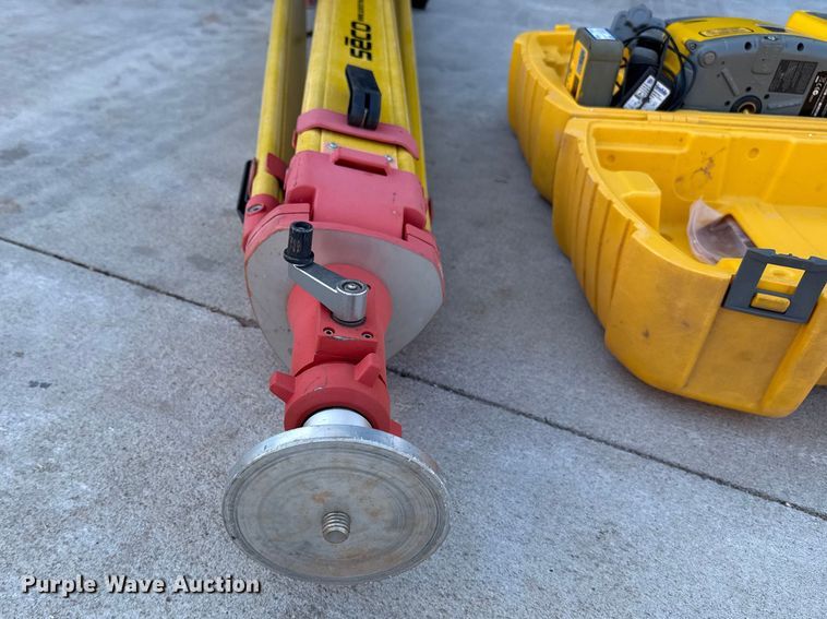 image for item ES5891 Spectra GL412N surveying equipment