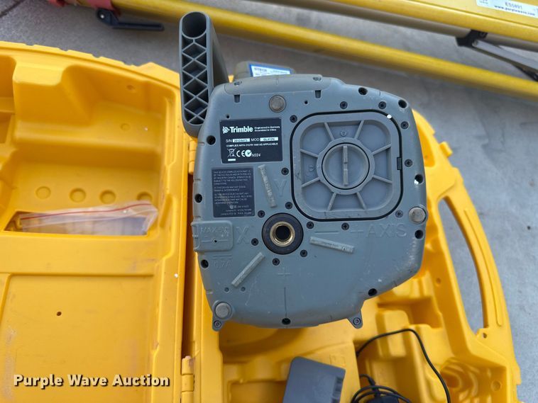 image for item ES5891 Spectra GL412N surveying equipment