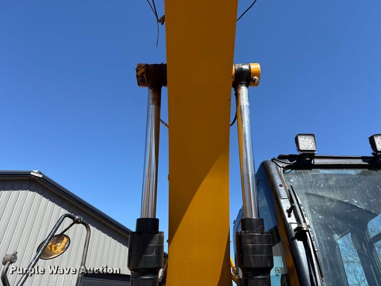 image for item ES5898 Sany SY135C excavator