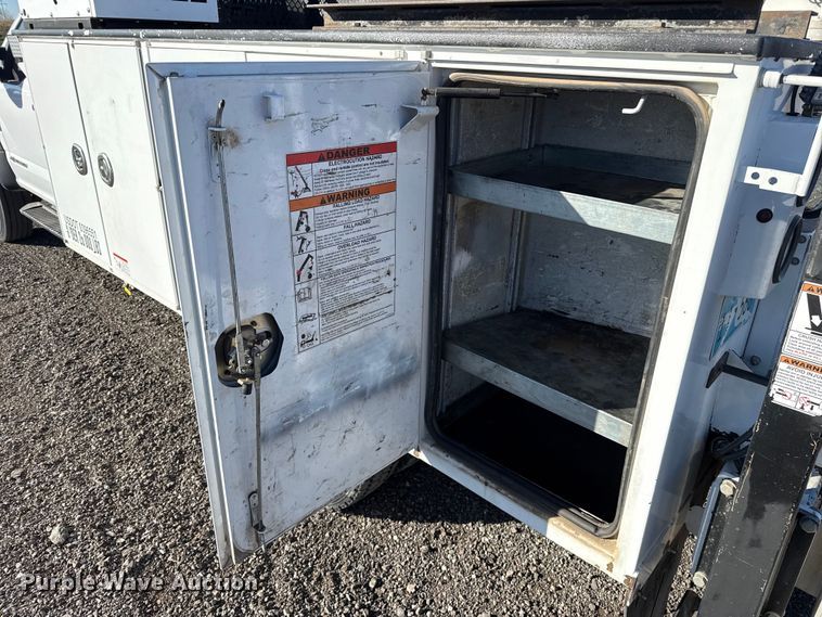 image for item ES5901 2018 Ford F550 Super Duty XL utility / service truck