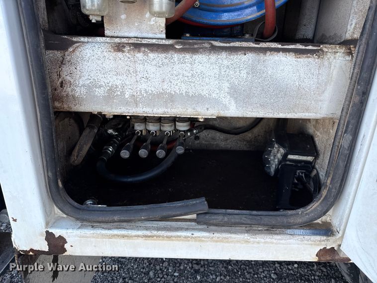 image for item ES5901 2018 Ford F550 Super Duty XL utility / service truck