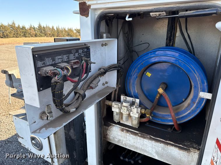 image for item ES5901 2018 Ford F550 Super Duty XL utility / service truck