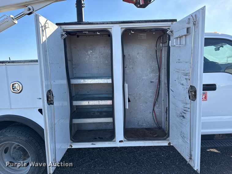 image for item ES5901 2018 Ford F550 Super Duty XL utility / service truck