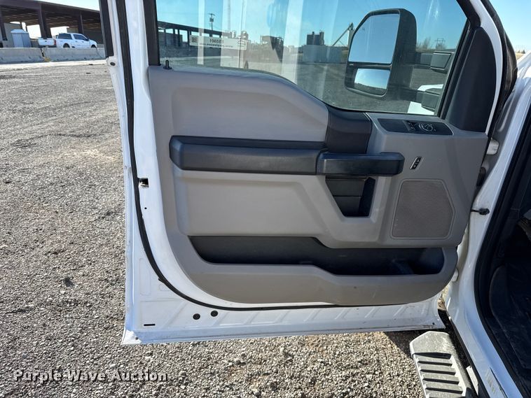 image for item ES5901 2018 Ford F550 Super Duty XL utility / service truck