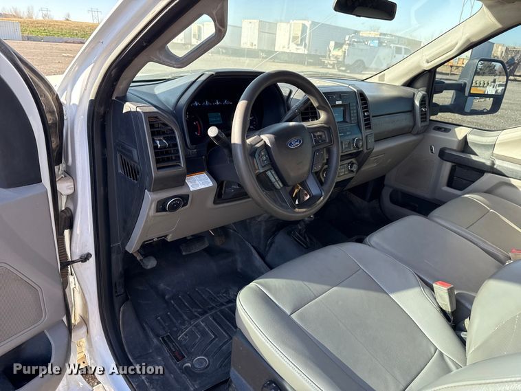 image for item ES5901 2018 Ford F550 Super Duty XL utility / service truck