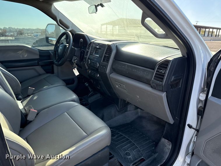 image for item ES5901 2018 Ford F550 Super Duty XL utility / service truck